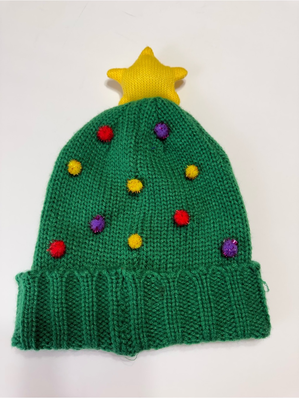 Hooked Up by IOT Green Knit Christmas Tree Hat with Yellow Star